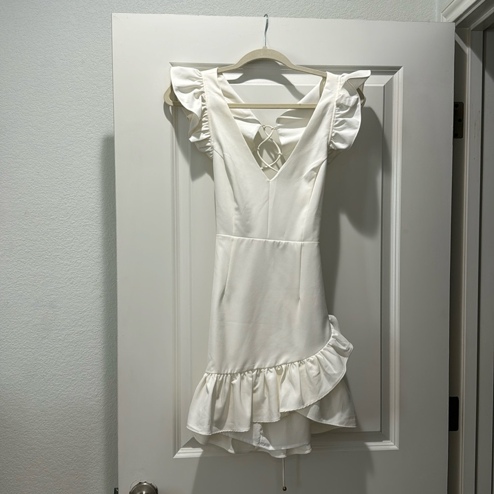 white DO BE dress